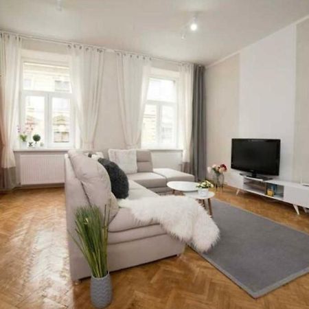 Charming Apartament City Center Timisoara Luaran gambar